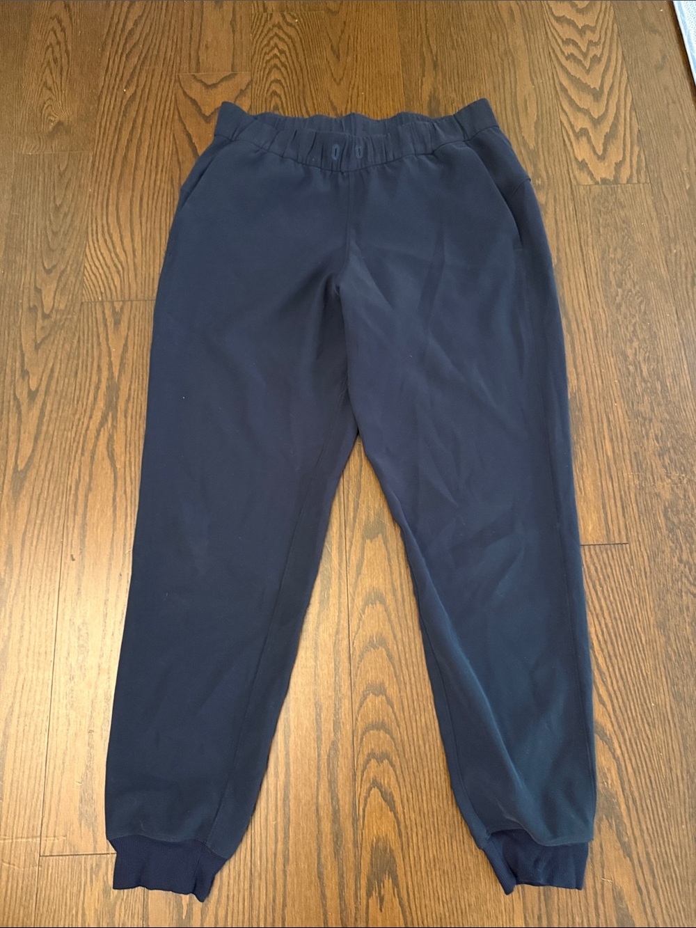 lululemon athletica women’s Dark Navy Jogger Pants size 8
